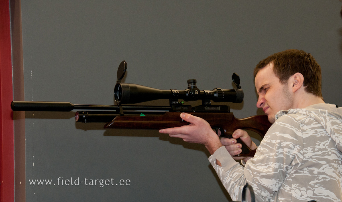 Sellel püssil on Hawke SideWnder optika 32x suurendusega